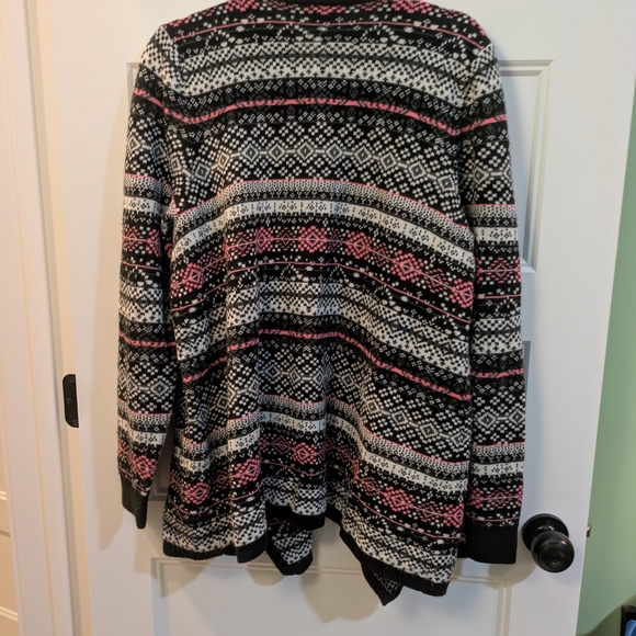 Torrid Black and Pink Patterned Cardigan - Picture 8 of 12